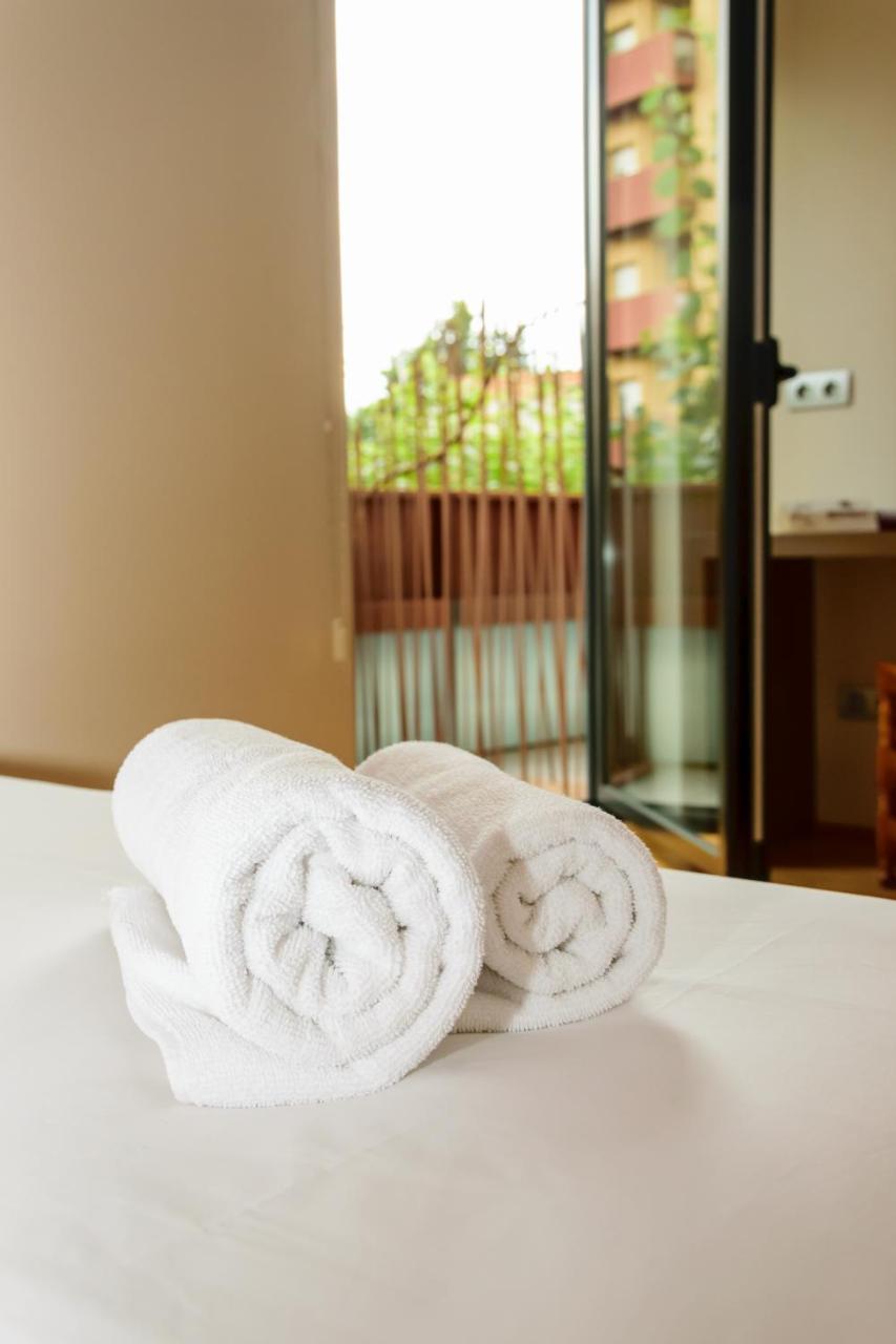 Hotel Estacio (Adults Only) Олот Экстерьер фото